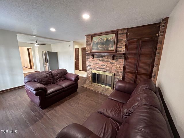 218 Northeast North Street, Coeburn, VA 24230