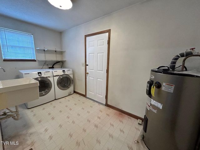 218 Northeast North Street, Coeburn, VA 24230