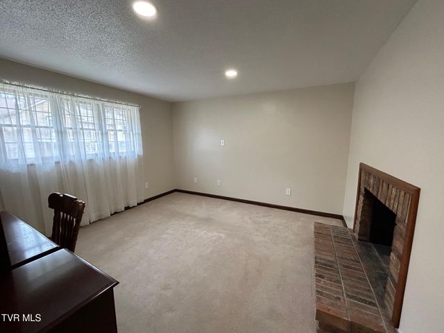 218 Northeast North Street, Coeburn, VA 24230