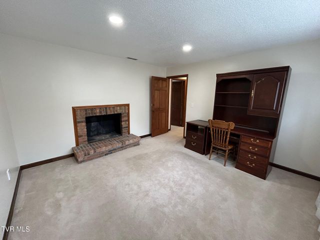 218 Northeast North Street, Coeburn, VA 24230