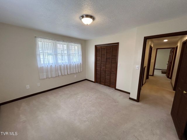 218 Northeast North Street, Coeburn, VA 24230