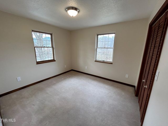 218 Northeast North Street, Coeburn, VA 24230