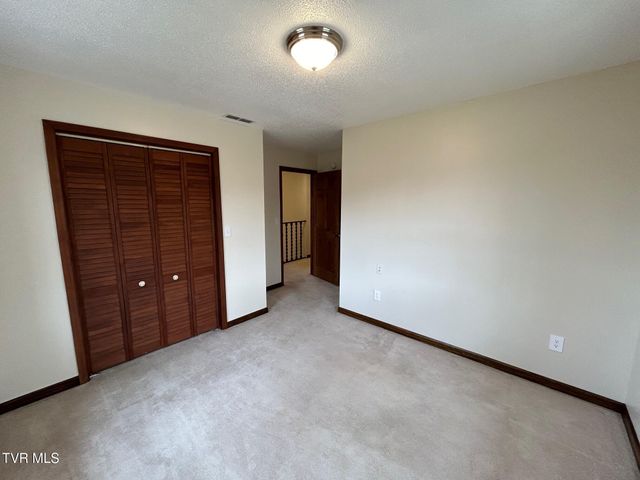 218 Northeast North Street, Coeburn, VA 24230