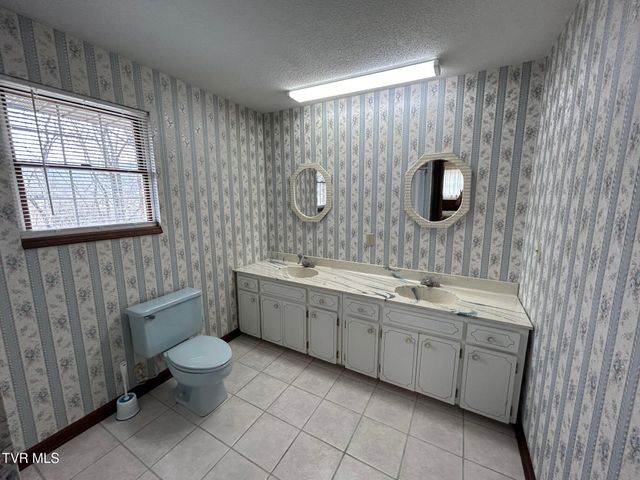 218 Northeast North Street, Coeburn, VA 24230