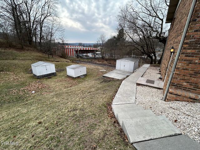 218 Northeast North Street, Coeburn, VA 24230