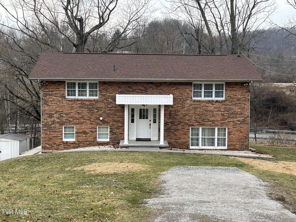 218 Northeast North Street, Coeburn, VA 24230