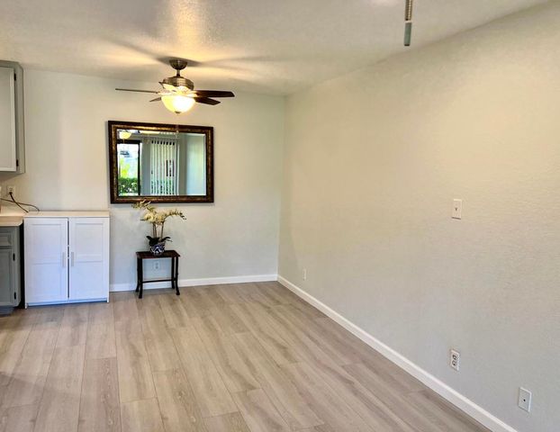 2820 N Arcadia Court 112, Palm Springs, CA 92262