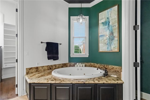 2802 Rainier Road, Rogers, AR 72758