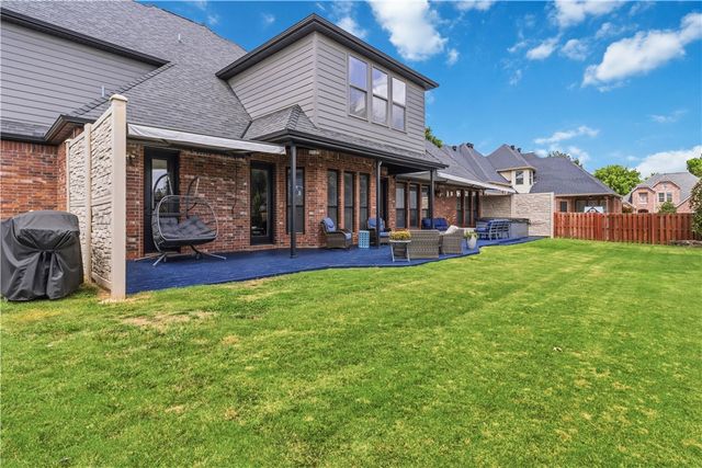 2802 Rainier Road, Rogers, AR 72758