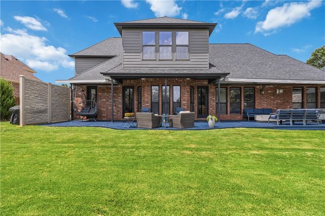 2802 Rainier Road, Rogers, AR 72758