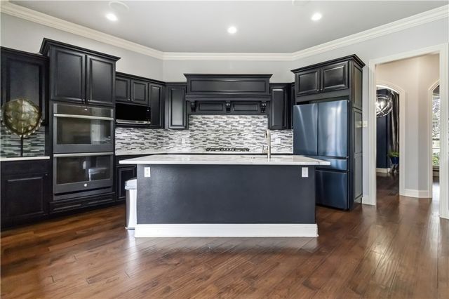 2802 Rainier Road, Rogers, AR 72758