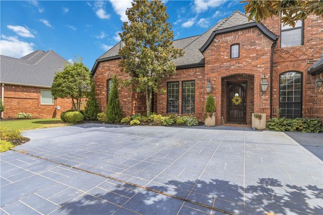 2802 Rainier Road, Rogers, AR 72758