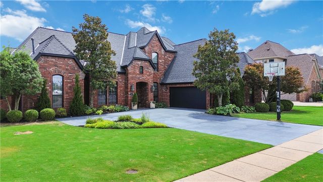 2802 Rainier Road, Rogers, AR 72758