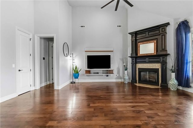 2802 Rainier Road, Rogers, AR 72758