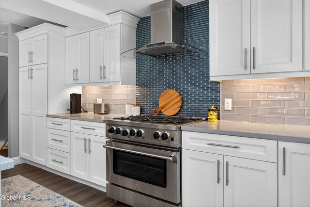 7 Mountain Way, Clifton Park, NY 12065