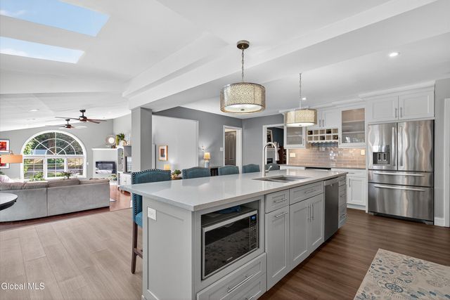 7 Mountain Way, Clifton Park, NY 12065