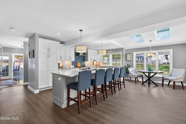 7 Mountain Way, Clifton Park, NY 12065