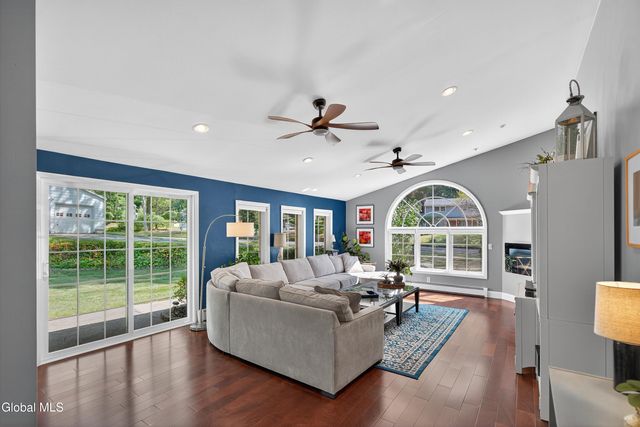 7 Mountain Way, Clifton Park, NY 12065