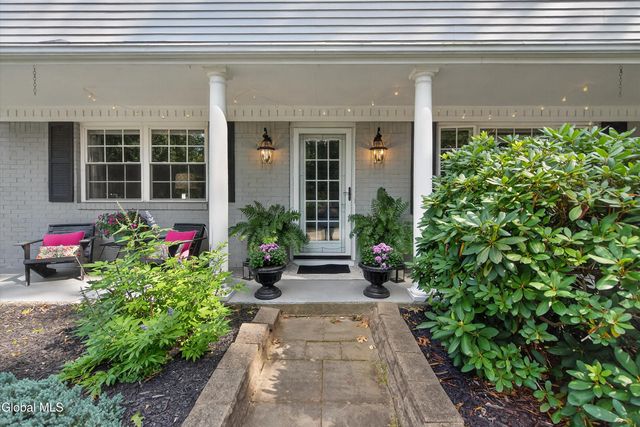 7 Mountain Way, Clifton Park, NY 12065