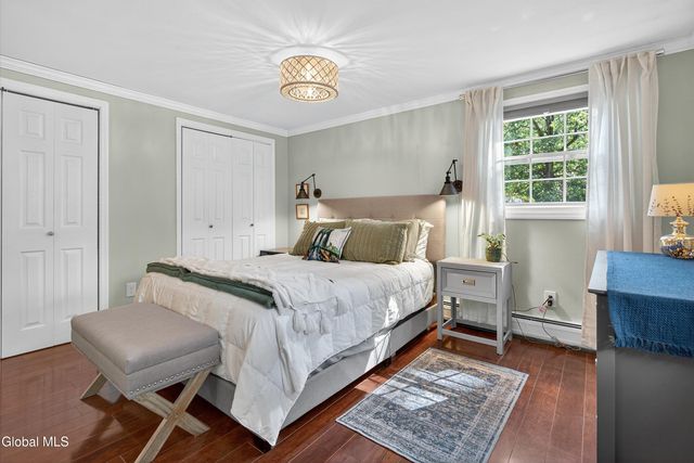 7 Mountain Way, Clifton Park, NY 12065