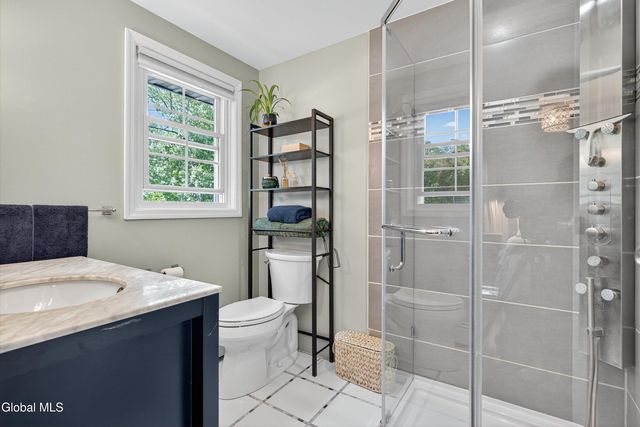 7 Mountain Way, Clifton Park, NY 12065