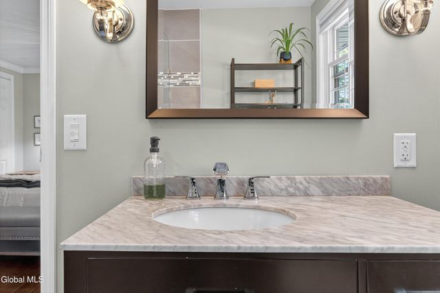 7 Mountain Way, Clifton Park, NY 12065