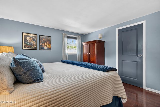 7 Mountain Way, Clifton Park, NY 12065