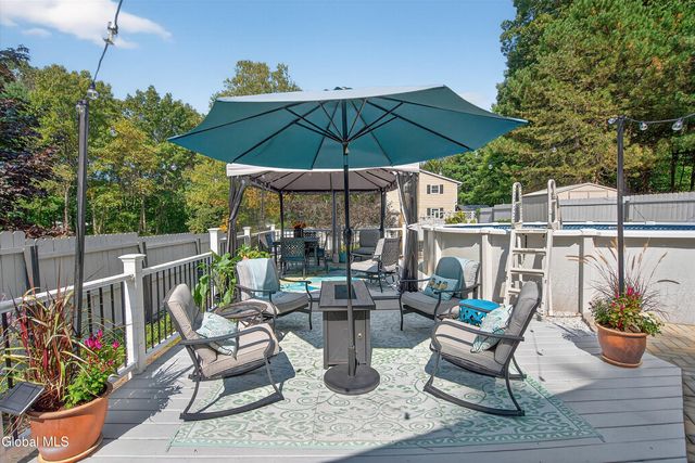 7 Mountain Way, Clifton Park, NY 12065