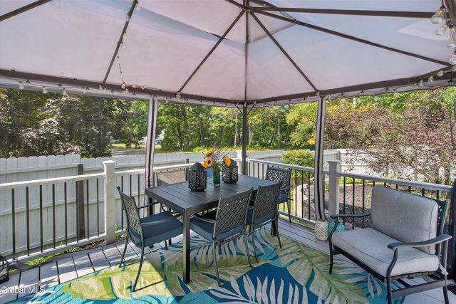 7 Mountain Way, Clifton Park, NY 12065