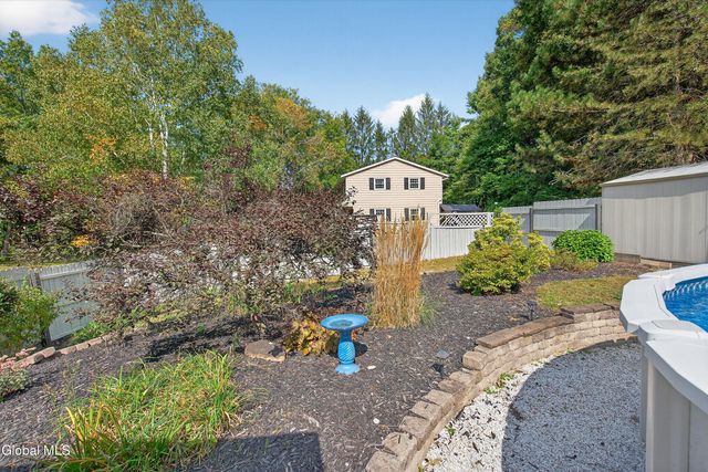 7 Mountain Way, Clifton Park, NY 12065