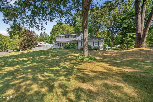 7 Mountain Way, Clifton Park, NY 12065
