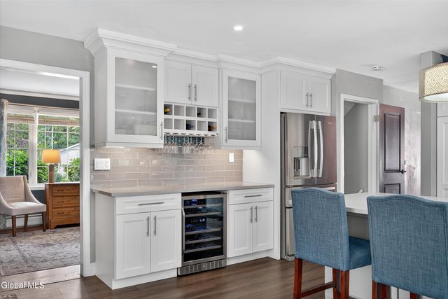 7 Mountain Way, Clifton Park, NY 12065