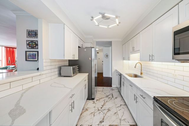 940 W Glenlake Avenue 34D, Chicago, IL 60660