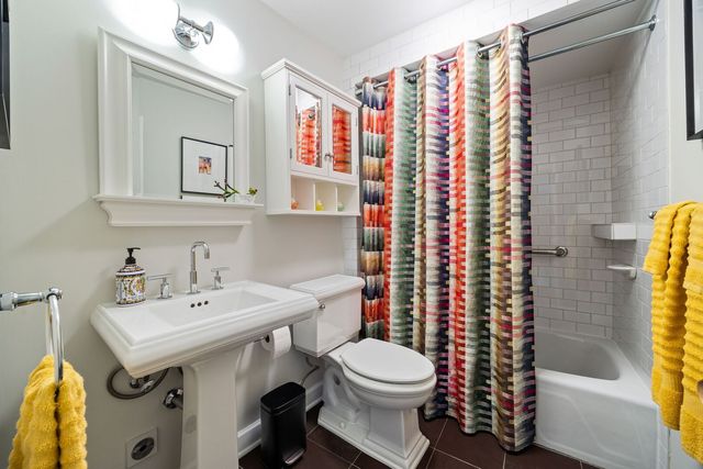 940 W Glenlake Avenue 34D, Chicago, IL 60660