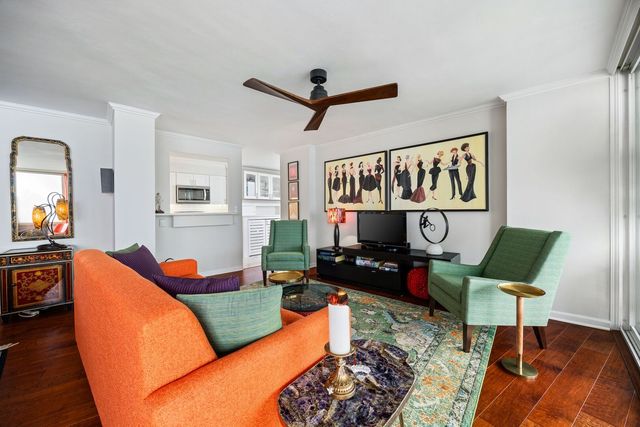 940 W Glenlake Avenue 34D, Chicago, IL 60660