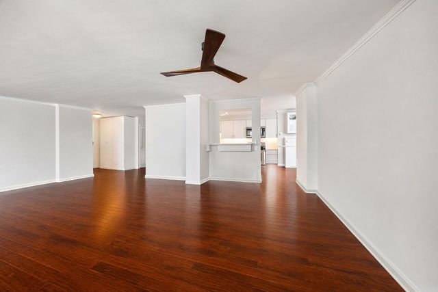 940 W Glenlake Avenue 34D, Chicago, IL 60660