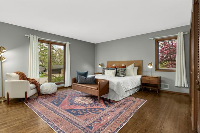 4722 Coventry Road E, Minnetonka, MN 55345