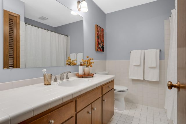 4722 Coventry Road E, Minnetonka, MN 55345