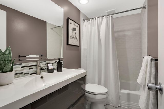 4722 Coventry Road E, Minnetonka, MN 55345