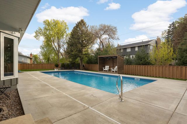 4722 Coventry Road E, Minnetonka, MN 55345