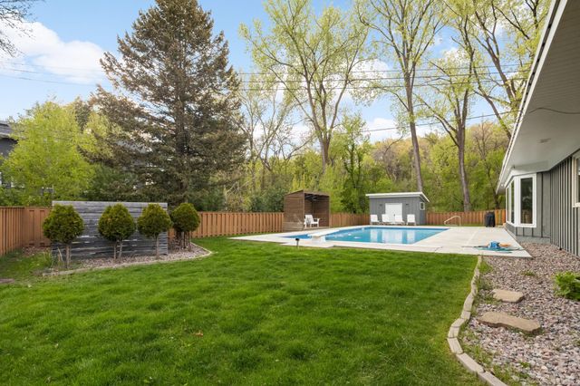 4722 Coventry Road E, Minnetonka, MN 55345