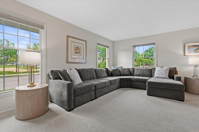 8905 W Meinecke AVENUE, Wauwatosa, WI 53226