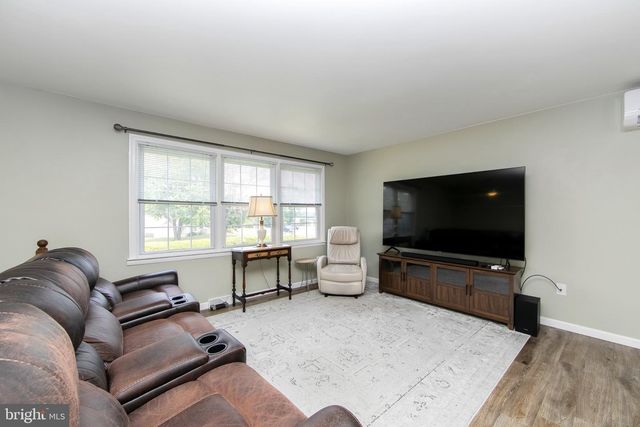 2109 BERKELEY DR, Vineland, NJ 08361