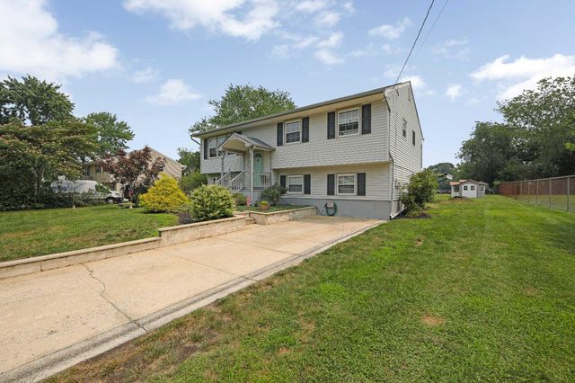 2109 BERKELEY DR, Vineland, NJ 08361