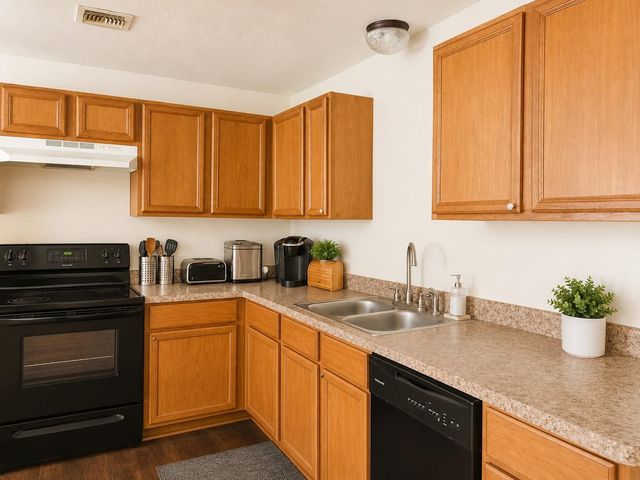 201 E Front Street, Brazoria, TX 77422