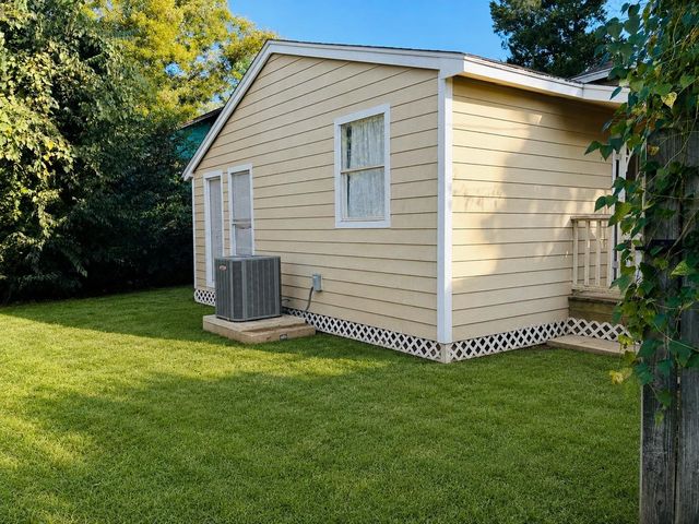 201 E Front Street, Brazoria, TX 77422