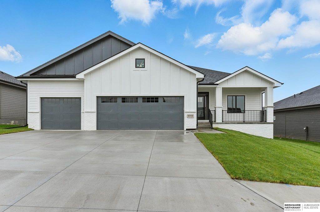 16718 Mormon Street, Bennington, NE 68007