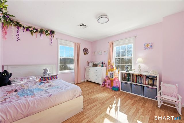 76 Alice St Extension, Norwich, CT 06360