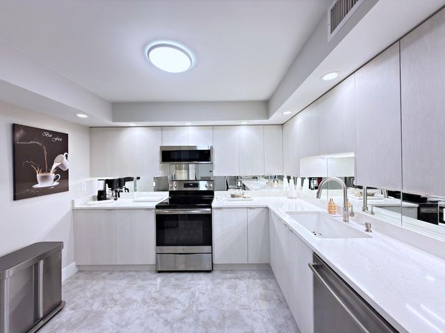 3546 S Ocean Boulevard 316, South Palm Beach, FL 33480