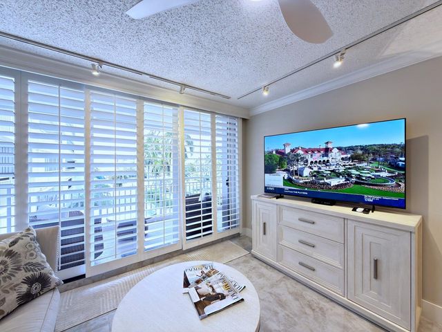 3546 S Ocean Boulevard 316, South Palm Beach, FL 33480